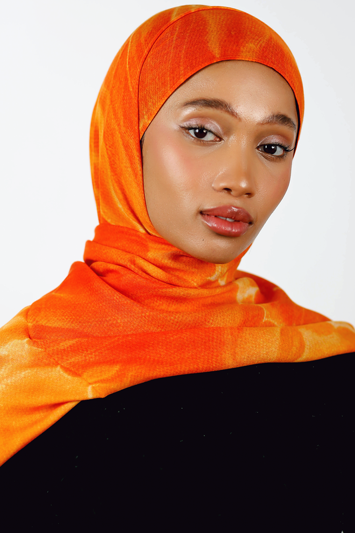 Modal Hijab - Golden Radiance